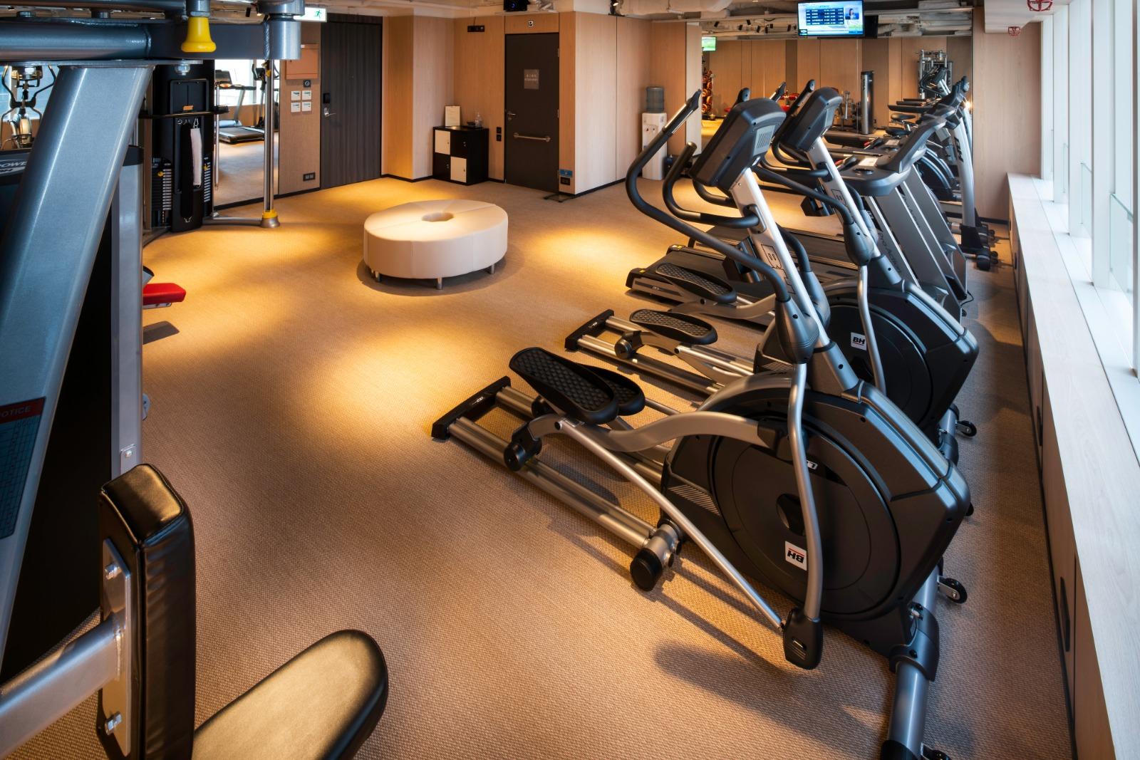Cm + โฮเต็ล แอนด์ เซอร์วิซ อพาร์ตเมนต์ Aparthotel ฮ่องกง ภายนอก รูปภาพ