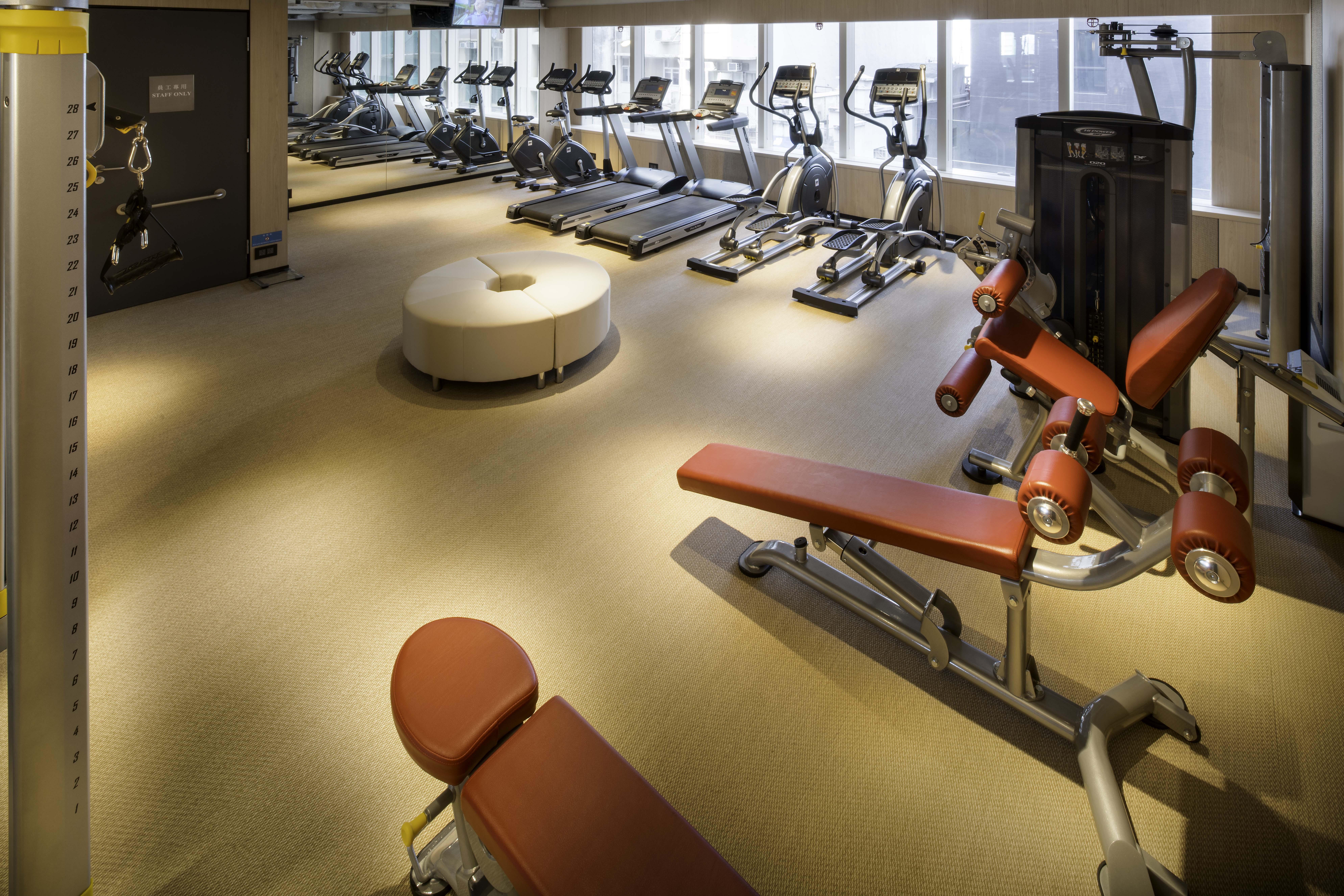 Cm + โฮเต็ล แอนด์ เซอร์วิซ อพาร์ตเมนต์ Aparthotel ฮ่องกง ภายนอก รูปภาพ